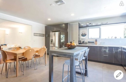 Sunset Park Casa | La vie en Rose Venice