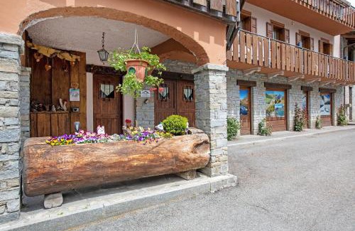Saint-Leonard Casa | La Vieille Cloche