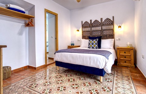 Canillas de Aceituno Cama Y Desayuno | La Vieja Botica Bed & Breakfast