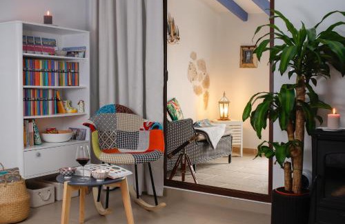 Centro histórico Apartamento | La Vila Feliz, gemütliche private Duplex-Ferienwohnung im typischen Fischerhaus mit fantastischem Meerblick