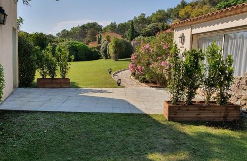 Flayosc Cama Y Desayuno | La Villa Émeraude