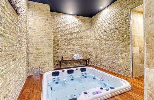 Bourbourg Casa | La Villa Authentique - Jacuzzi, babyfoot