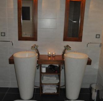Saint-Privat-des-Vieux Cama Y Desayuno | La villa des délices
