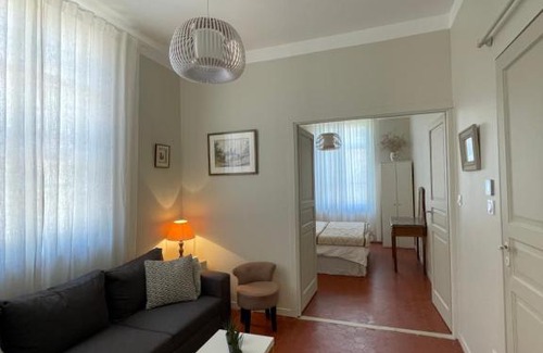 Hyeres City Centre Cama Y Desayuno | La villa des Amandiers