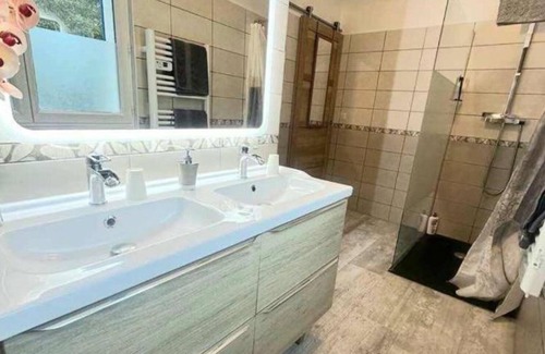 Bize-Minervois Casa | La Villa du Menhir