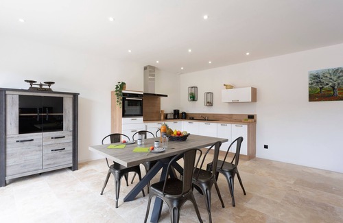 Saint-Victor-la-Coste Casa | La Villa de l'Olivier - Charmante maison climatisée pour 6