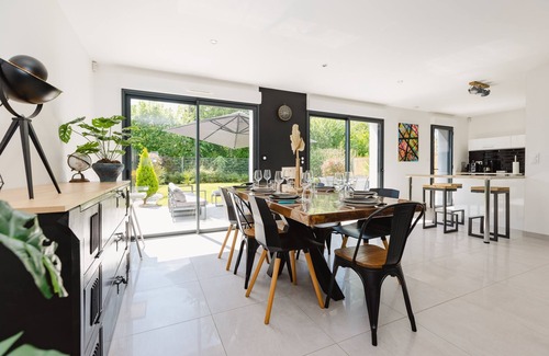 Orgeres Casa | La Villa Pop & Steel - maison avec 4 chambres