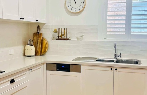 Katoomba Casa | La Villette sleeps 9/fireplace/BBQ/Pet Friendly