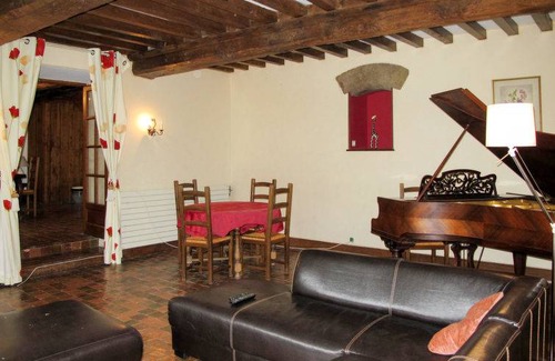 Savigny Casa | La Voisinière no. 2 (HE3L7R0)