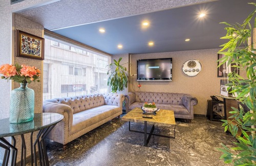 Cumhuriyet Hotel | La Wisteria Boutique Hotel Istanbul