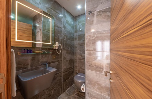 Cumhuriyet Hotel | La Wisteria Boutique Hotel Istanbul
