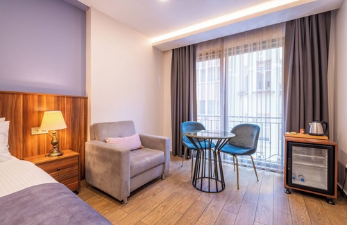 Cumhuriyet Hotel | La Wisteria Boutique Hotel Istanbul