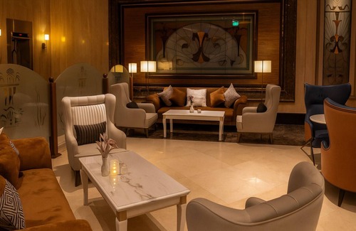 Deira Hotel | La Zona Continental Hotel