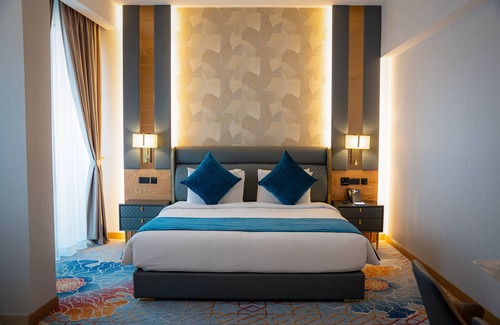 Deira Hotel | La Zona Continental Hotel