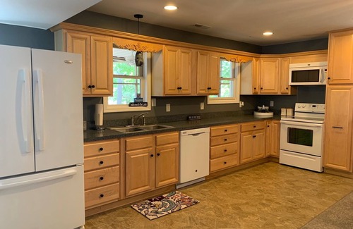 Henrico Casa | LABOR DAY SPECIAL- 3 Living spaces w/3 full Kitchens & a sandy beach