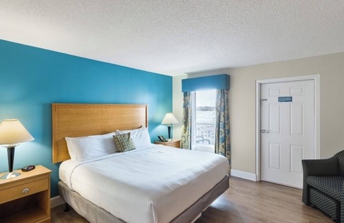 Northeast Virginia Beach Complejo | Labor Day Week Special in Virginia Beach!!