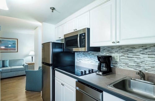 Northeast Virginia Beach Complejo | Labor Day Week Special in Virginia Beach!!