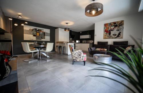 Saint-Eustache Casa | Lac et montagnes charmant appartement au calme pour 4 personnes