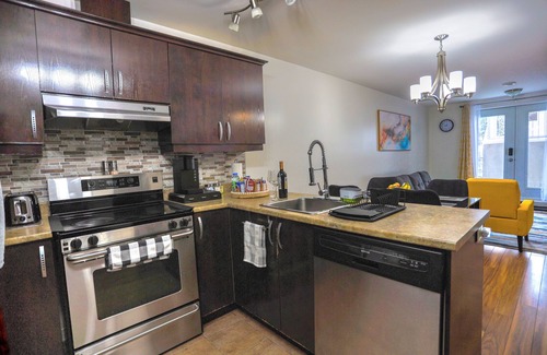 Laval Apartamento | Lacay Apartement - Modern 1 or 2 bedrooms unit