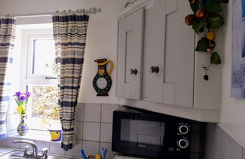 Garrykennedy Cabaña | LACKAROE COTTAGE, family friendly in Garrykennedy, County Tipperary