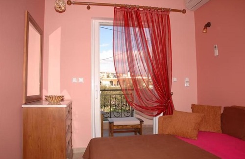 Vigklafia Apartamento | Laconia Collection 'Applause Red' Apartment