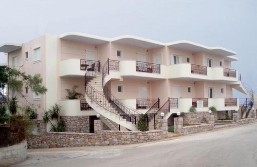 Vigklafia Apartamento | Laconia Collection 'Applause Red' Apartment