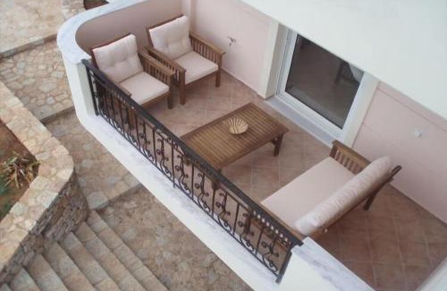 Vigklafia Apartamento | Laconian Collection 'Applause Blue' Apartment