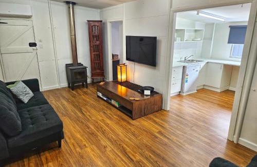 Normanville Casa | Lady Bay Beach House - seconds from the sand