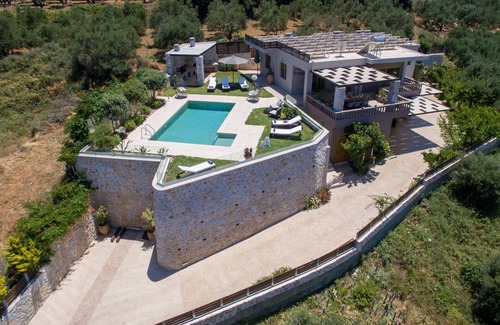 Kolymbari Villa | LADY DAFNI VILLA DE LUJO NUEVA CON PISCINA PRIVADA CON CALEFACCIÓN