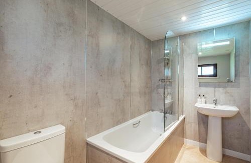 Newton Stewart Chalet De Esquí | Lady Galloway 28 with Hot Tub