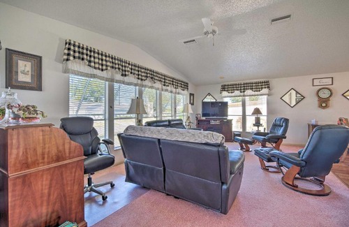 The Villages Casa | Lady Lake House with Lanai and Community Pool!