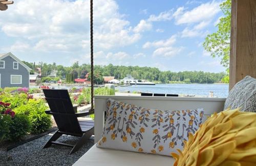 Essex Cabina | Lady on the Lake