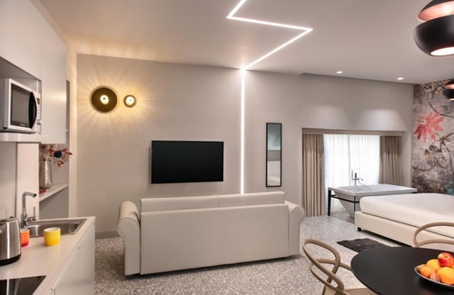 Naples City Centre Apartamento | Lady Rose Prestige Suite