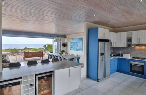 Kleinmond Casa | Lady Serenity | Hot tub | Ocean front
