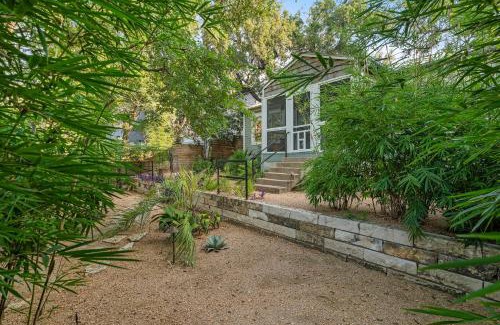 Travis Heights Casa | Ladybird Villa - Heated Saltwater Pool - Walk to SoCo