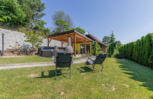Moravske Toplice Chalet De Esquí | Ladybug House With Whirlpool, Fokovci, Slovenia