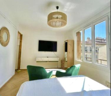 1st Arrondissement Apartamento | Lafayette 2 - Elégant Studio Lumineux