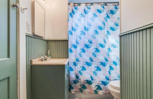 Freetown - Port Rico Casa | Lafayette Private Room-shared Kitchen free and Parking