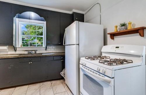 Freetown - Port Rico Casa | Lafayette Private Room-shared Kitchen free and Parking