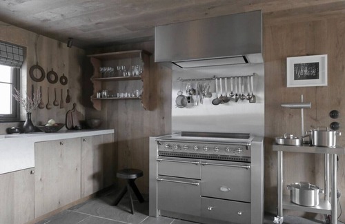 Ballater Casa | Laggan cottage where art and nature meet