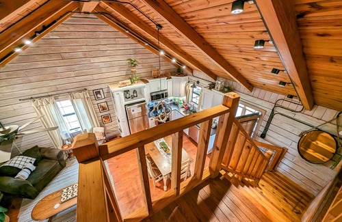 Boswell Casa | Lagniappe Cabin ~ romantic getaway