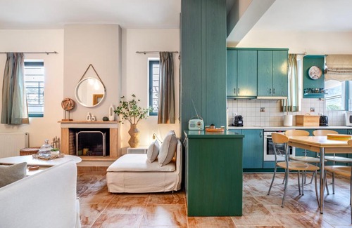 Saronikos Apartamento | Lago 1 Holiday Home