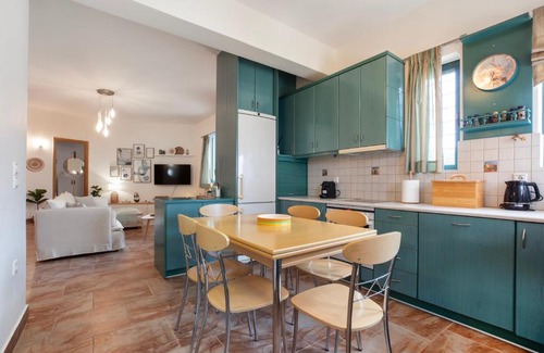 Saronikos Apartamento | Lago 1 Holiday Home