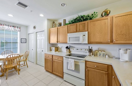 Tropical Cove Condominio | Lago Lindo at Lexington CC Lake Village