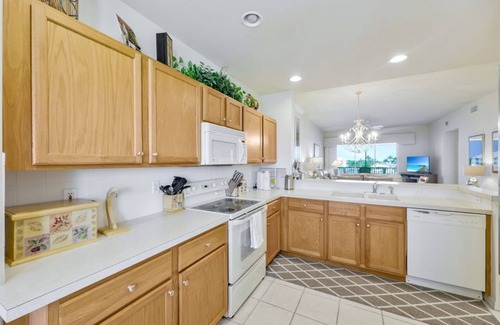 Tropical Cove Condominio | Lago Lindo at Lexington CC Lake Village