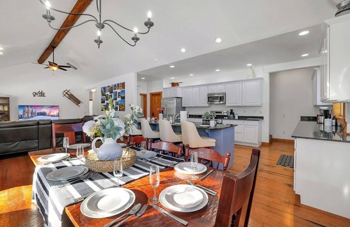 Donnelly Casa | Lago Vista in Donnelly: Spacious Retreat on Lake Cascade | 4 Miles to Tamarack | Room for Toys