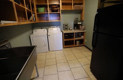 Broken Bow Cabina | Lago Vista: Sleeps 36 + Game Room, Lake View, Private Pool