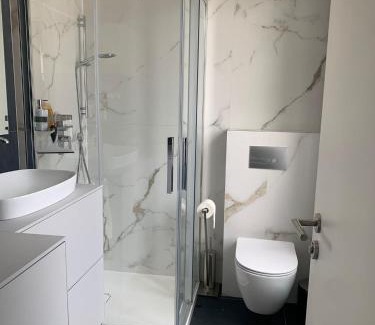 Ville Haute Apartamento | Lago Welcome Palais Suite