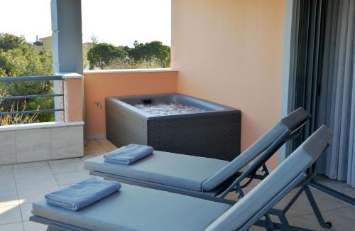 Lagonissi Apartamento | Lagonisi luxurious residence Nelly's Jacuzzi house