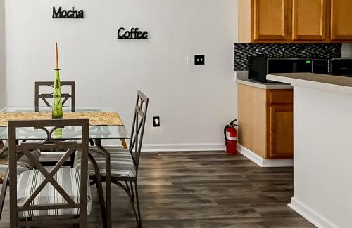 Westside Casa | Lagoon Escape